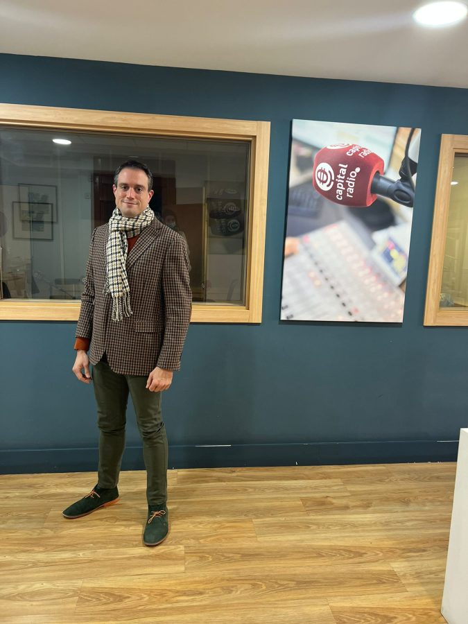 Joaquin Moreno en los estudios de Capital Radio